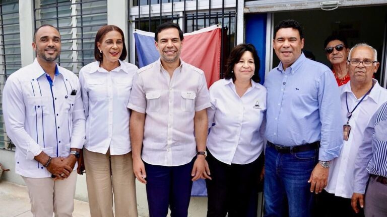 En visita a La Altagracia, ministro Roberto Ángel anuncia traslado y transformación de la Casa de la Cultura de Higüey