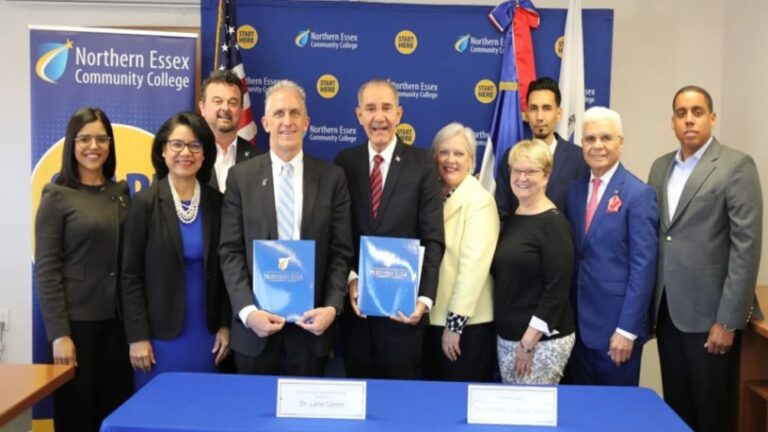 Mescyt y Northern Essex firman acuerdo para beneficiar jóvenes de RD y EE. UU.