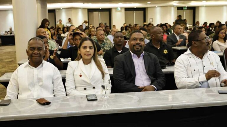 SNS capacita personal de hospitales sobre procedimiento de atención a pacientes extranjeros