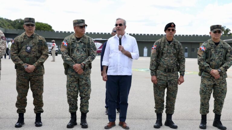 Presidente Abinader recorre frontera en Pedernales, Elías Piña y Jimaní; dice mantener la paz y el orden es primordial para proteger territorio nacional y desarrollo de sectores productivos