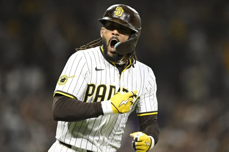 Tatis se va dos veces para la calle y Padres mejoran a 11-0 en casa