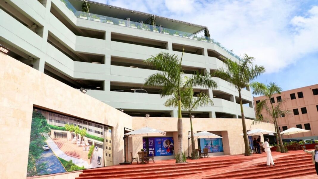 Presidente Abinader inaugura parqueo Plaza Zona Colonial, infraestructura moderna que mejora la movilidad, dinamiza la economía y proyecta un nuevo modelo de desarrollo urbano Presidente Abinader inaugura parqueo Plaza Zona Colonial, infraestructura moderna que mejora la movilidad, dinamiza la economía y proyecta un nuevo modelo de desarrollo urbano