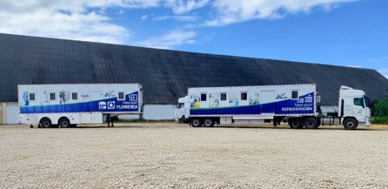 INFOTEP instala talleres móviles en Montellano para fortalecer la preparación de personal hotelero en Puerto Plata