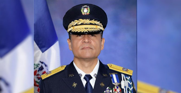 Presidente Abinader designa a Andrés Modesto Cruz Cruz como nuevo director general de la Policía Nacional