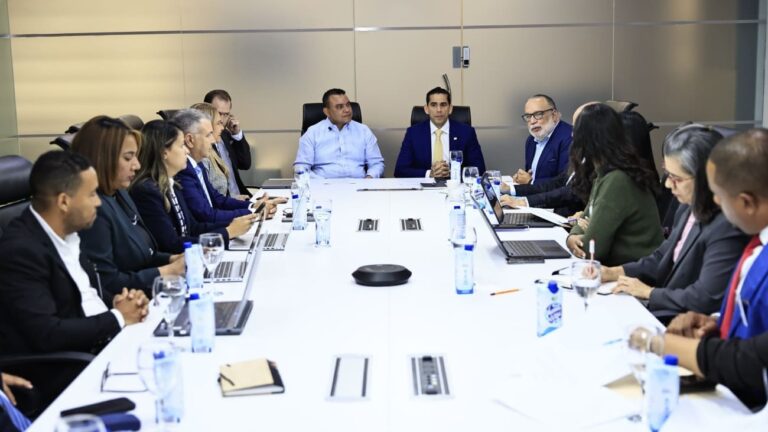 SNS y Senasa sostienen reunión de planificación para garantizar cobertura integral a los afiliados