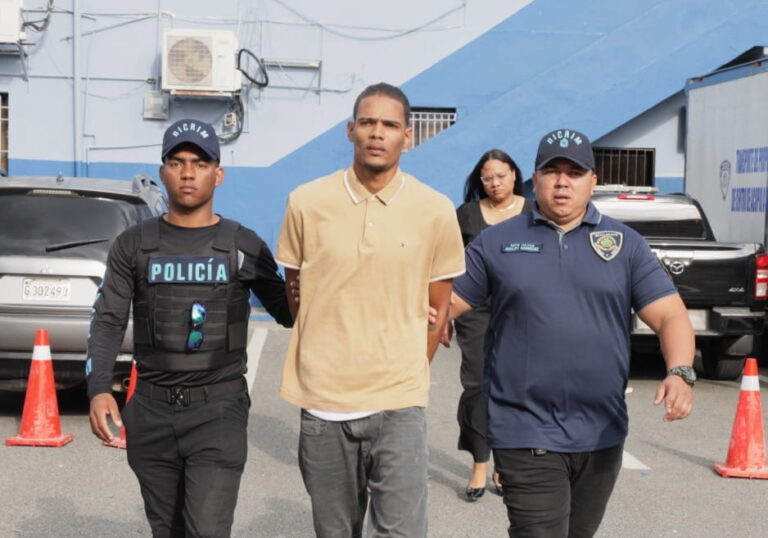 Se entrega un cuarto implicado en muerte a machetazos de hombre en El Almirante