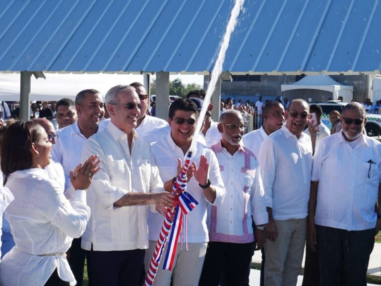 Presidente Abinader y Fellito Suberví ponen en servicio Acueducto por bombeo más grande del país; producirá más de 136 millones de galones diarios