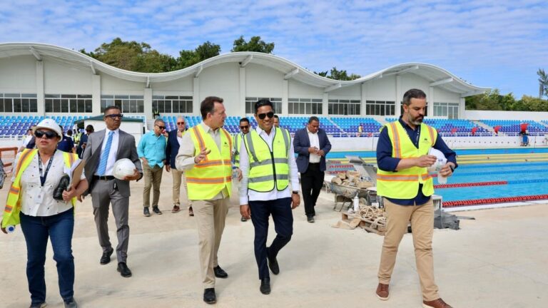 Ministros Kelvin Cruz e Ito Bisonó inspeccionan avances de obras para Juegos Centroamericanos