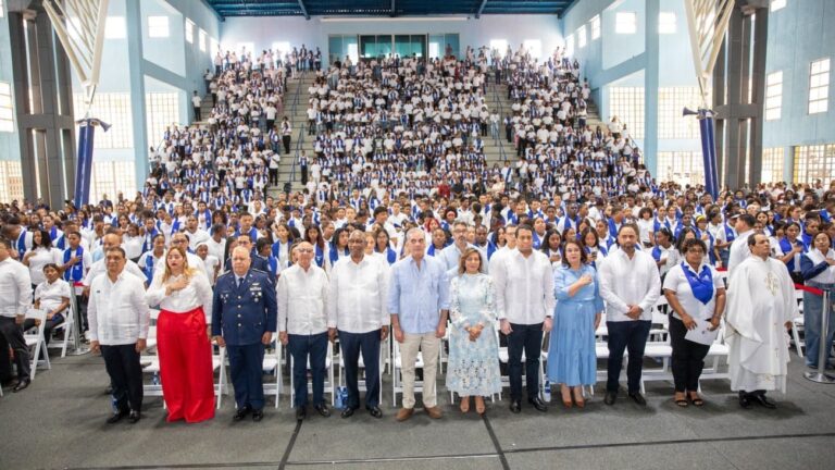 Presidente Abinader encabeza graduación de más de 4,000 participantes de Oportunidad 14/24; iniciativa ha impactado a más de 28,000 jóvenes