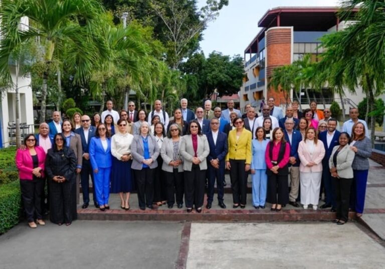 Directora del INFOTEP visita Regional Valdesia y destaca trabajo del personal