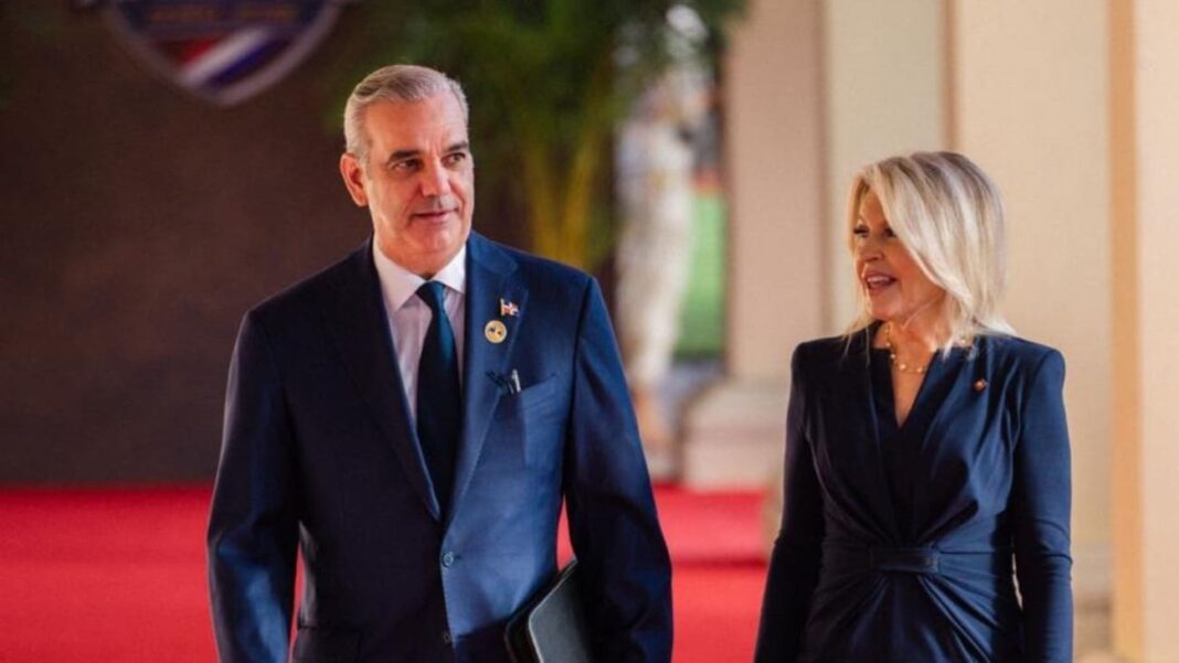 Presidente Abinader llega a la cumbre “Escudo de las Américas” convocada por Donald Trump Presidente Abinader llega a la cumbre “Escudo de las Américas” convocada por Donald Trump