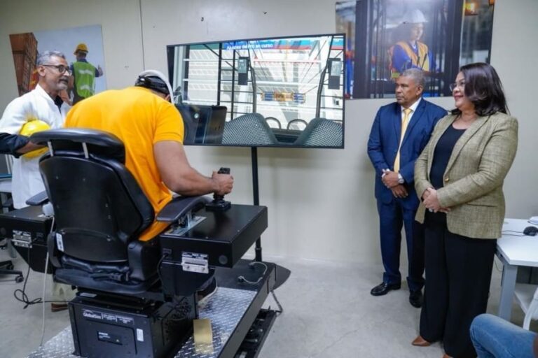 Directora del INFOTEP visita Regional Valdesia y destaca trabajo del personal