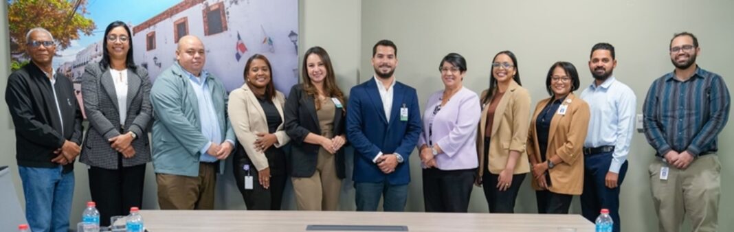 Ejecutivos de la firma certificadora SGS de Panamá visitan al INFOTEP Ejecutivos de la firma certificadora SGS de Panamá visitan al INFOTEP
