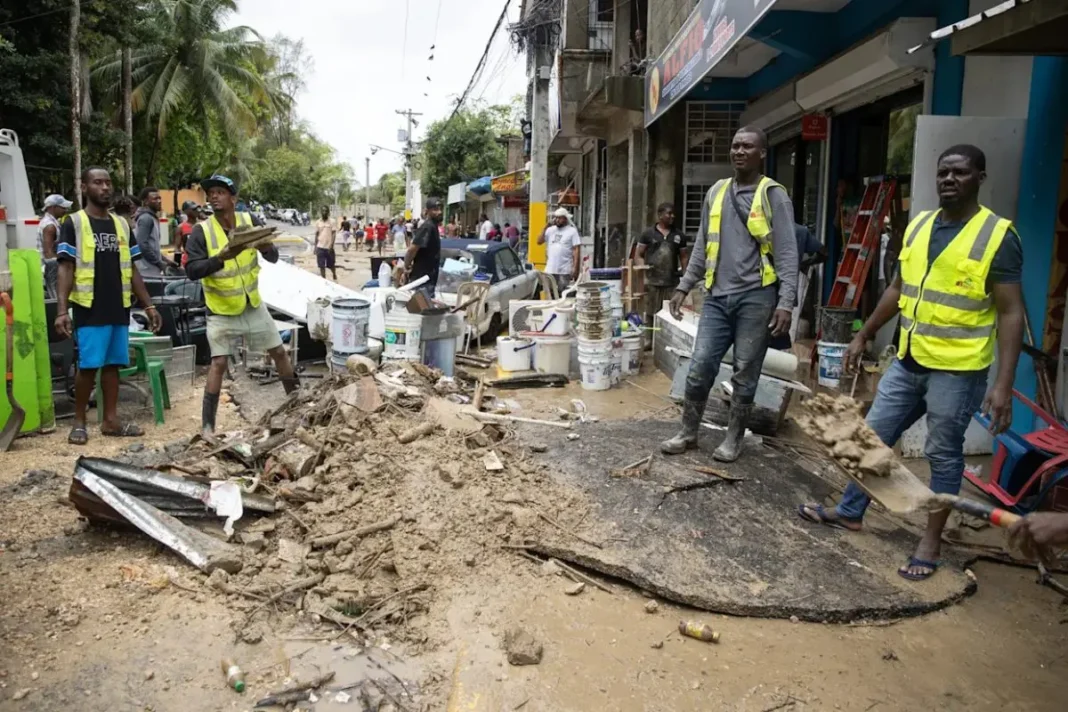 Lluvias dejan 4 muertos y más de 30 mil desplazados Lluvias dejan 4 muertos y más de 30 mil desplazados