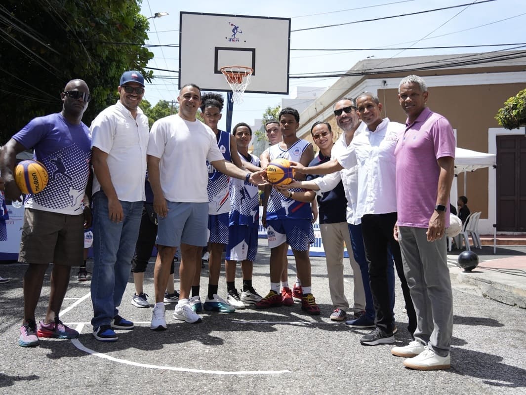 “INEFI con el Barrio” celebra gran jornada recreativa, deportiva y de salud en la Zona Colonial “INEFI con el Barrio” celebra gran jornada recreativa, deportiva y de salud en la Zona Colonial