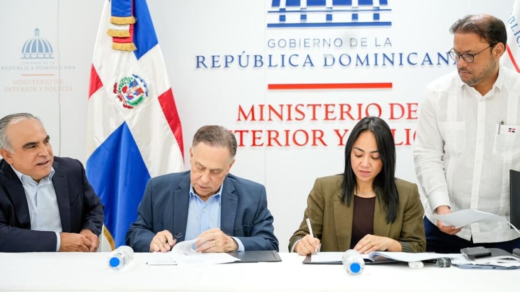 Interior y Policía gestiona terreno para nueva estación de bomberos en Haina Interior y Policía gestiona terreno para nueva estación de bomberos en Haina