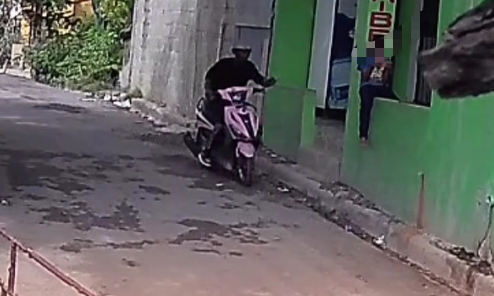 Apresan a “Alife”, captado en video cuando despojaba a menor de un celular Apresan a “Alife”, captado en video cuando despojaba a menor de un celular