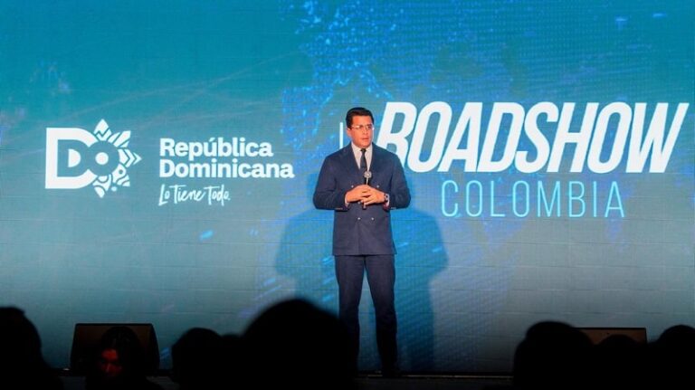 Ministro de Turismo presenta atractivos turísticos de la República Dominicana en Colombia