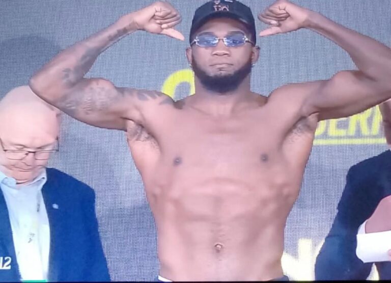 Carlos “Caballo Bronco” Adames pesó 158.7 libras para su combate de este sábado en Arabia Saudita