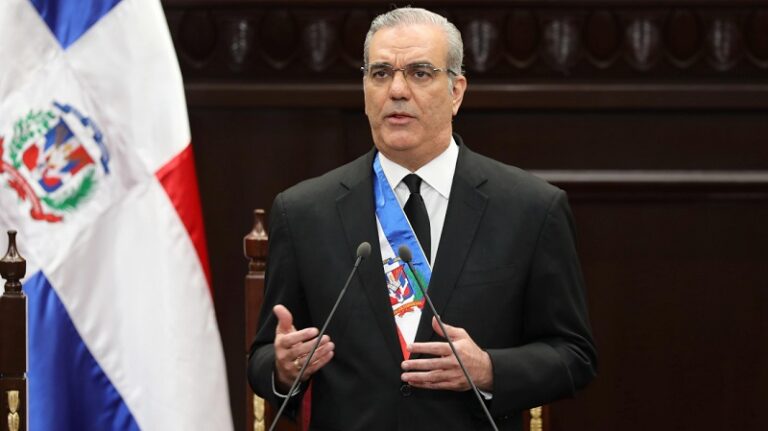 Presidente Abinader destaca récord de crecimiento, con la vista puesta en tierras raras