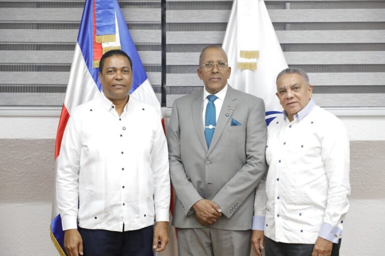 Contraloría establece directrices para fortalecer la transparencia en los gobiernos locales