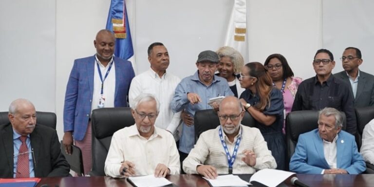 Ministerio de Educación y ADP logran acuerdo para evaluación del desempeño docente y desarrollo de procesos pedagógicos