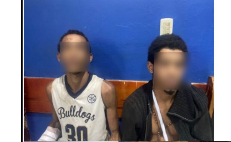 Policía apresa a dos hombres por robo en taller de La Vega