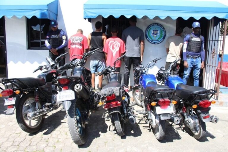 Apresan a cinco hombres captados calibrando motocicletas en túneles de la Av. 27 Febrero