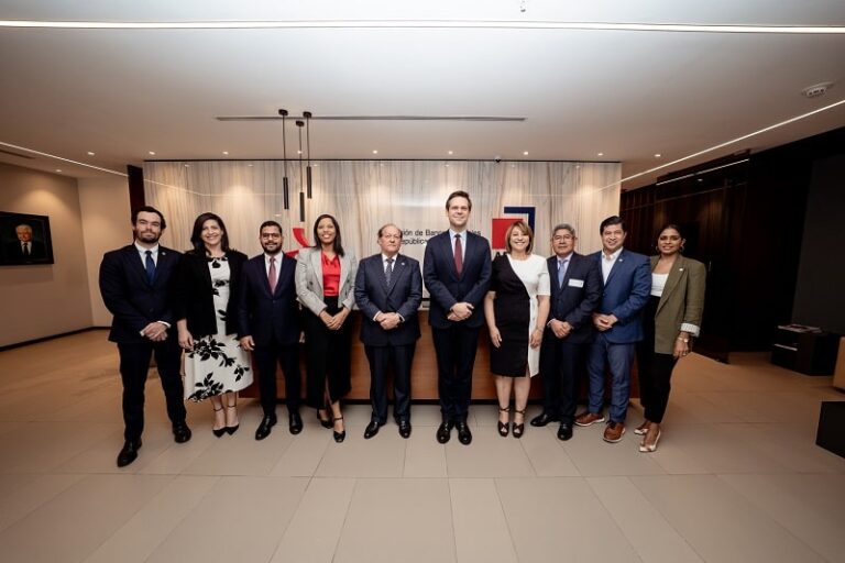 La Asociación de Bancos dialoga con misión del FMI sobre desempeño y expectativas del sector bancario