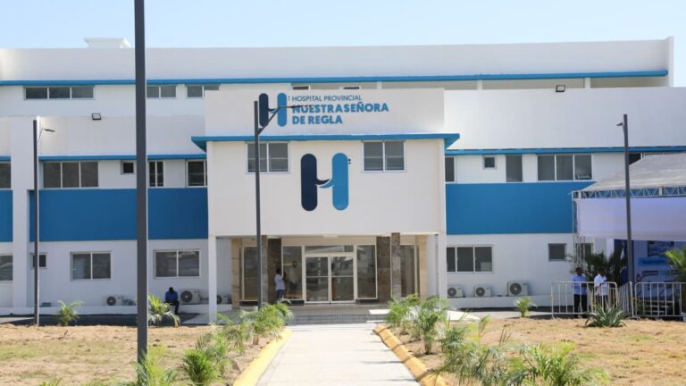 Presidente Luis Abinader ha remozado    40 %   hospitales públicos del país