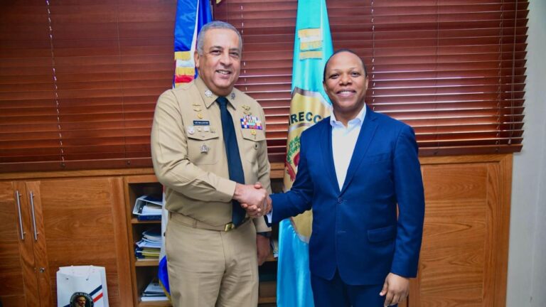 Intrant entrega listado de paradas de motoconcho donde operan extranjeros de manera irregular a Migración