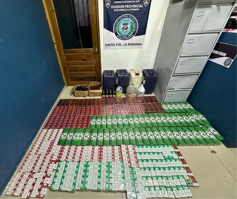 Decomisan 32 mil cigarrillos de contrabando y 43 galones de alcohol adulterado en operativo en La Romana
