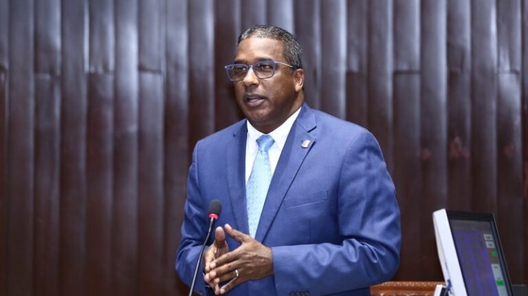 Presidente Abinader designa a Agustín Burgos director del Idoppril