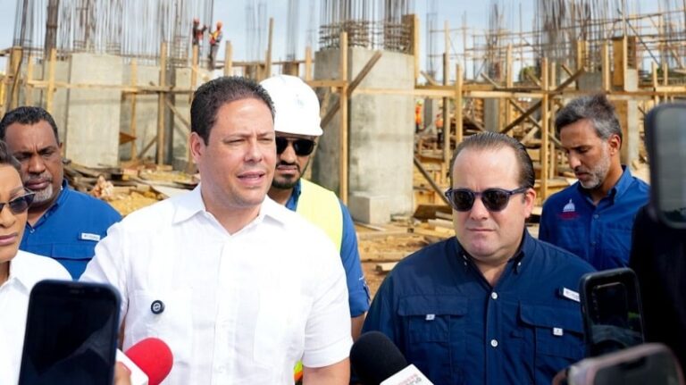 Supervisan construcción de nueva UASD en SDE