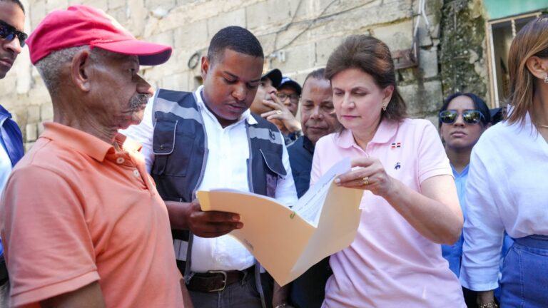 Vicepresidenta Raquel Peña encabeza respuesta del Gobierno en Puerto Plata, luego de las inundaciones