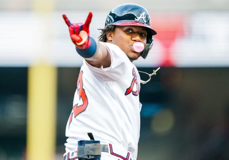 ¡Volvió el hombre! Ronald Acuña Jr. pega de cuadrangular en su primer turno en su debut en 2025