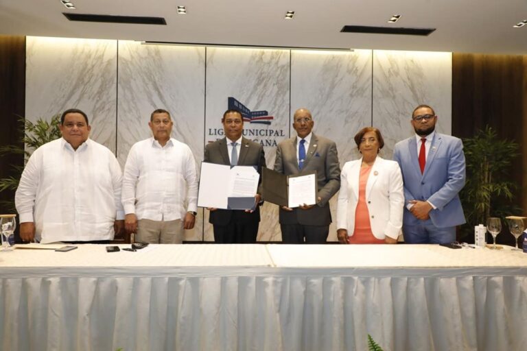 Contraloría y Liga Municipal Dominicana emprenden acciones para fortalecer el control interno en los gobiernos locales