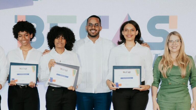 ITLA promueve el talento joven del país con más de 100 becas para educación técnica superior