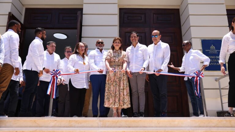 Vicepresidenta Raquel Peña inaugura obras de revalorización en el Centro Histórico de Santiago