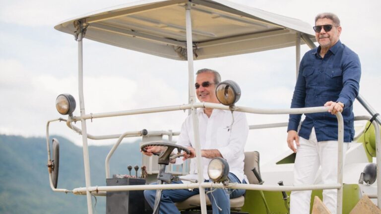 Presidente Abinader da inicio a la cosecha de arroz 2025; producción superará los 15 millones de quintales