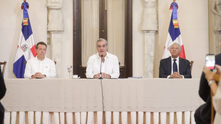 Exportaciones dominicanas marcan récord; presidente Abinader destaca salto de 23.6 % y expansión global