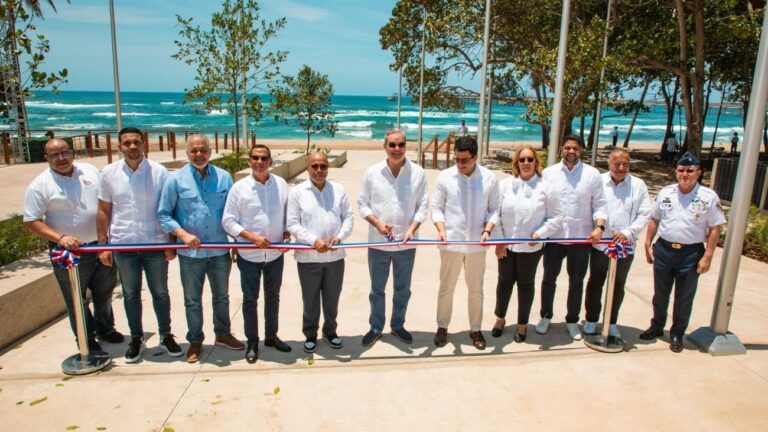 Presidente Abinader inaugura Malecón de Haina, nuevo espacio de esparcimiento y desarrollo local