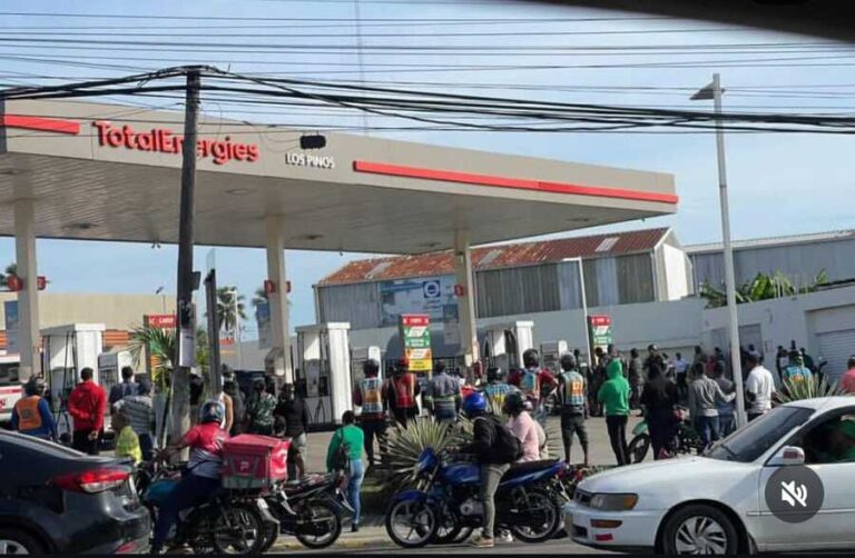 Profundizan investigaciones por enfrentamiento que dejó dos muertos en estación de combustible de Villa Mella