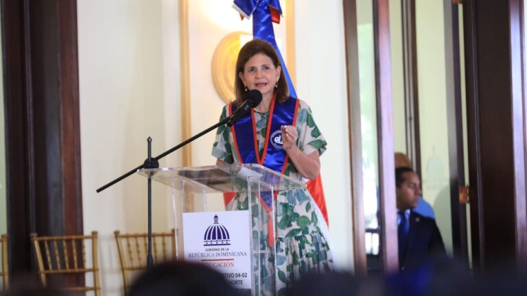 Escuela Laboral de San Cristóbal gradúa a más de 370 nuevos técnicos