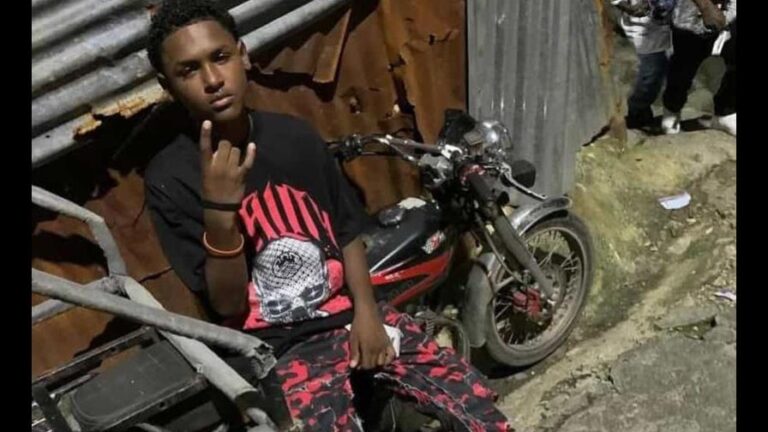 Matan de un disparo adolescente de 15 años en Santiago