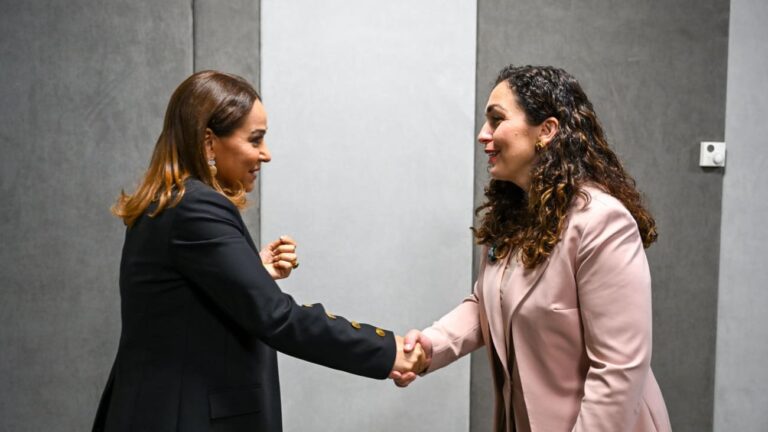 Ministra de la Mujer se reúne con la presidenta de Kosovo, en el marco del Tercer Foro Internacional Mujer, Paz y Seguridad