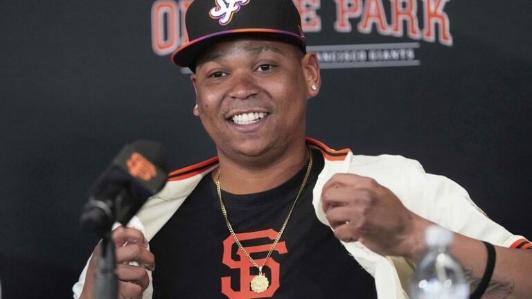 Rafael Devers dice que jugará donde se lo pidan los Gigantes