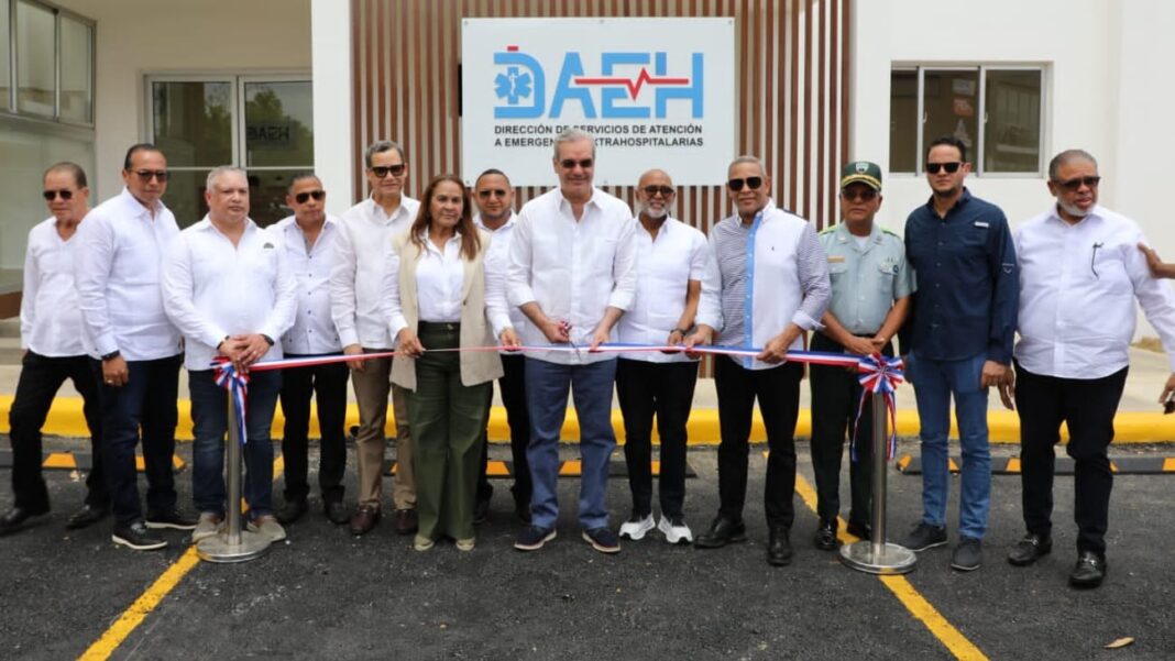 Presidente Abinader inaugura varias obras en la provincia Duarte y sostiene diálogo con la juventud Presidente Abinader inaugura varias obras en la provincia Duarte y sostiene diálogo con la juventud