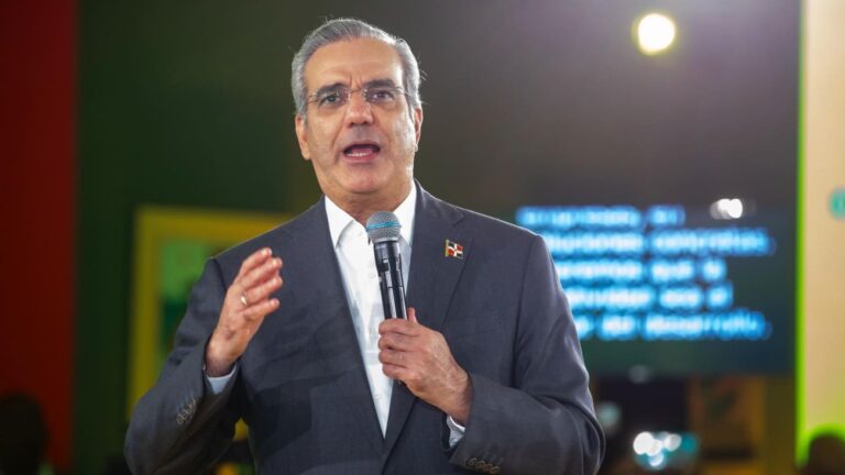 Presidente Abinader: “No hay mayor legado que dejar un país mejor del que recibimos y no hay mayor símbolo de patriotismo que una buena idea puesta al servicio de todos”