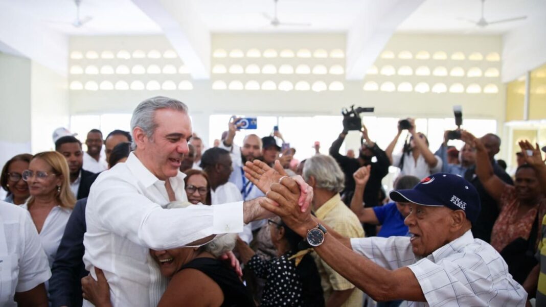 Presidente Abinader entregará obras hidráulicas, deportivas, energéticas y sociales en la provincia Azua el sábado Presidente Abinader entregará obras hidráulicas, deportivas, energéticas y sociales en la provincia Azua el sábado